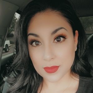 Meet your Posher, Roxana